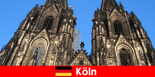 Duitse gezinsvakantiegangers met kinderen reizen graag naar de stad Keulen