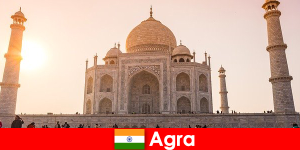 Indrukwekkende paleiscomplexen in Agra India is een reistip voor vakantiegangers