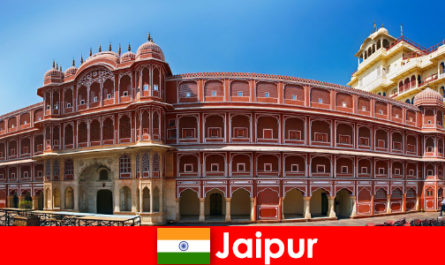 De meest ongebruikelijke architecturen trekken veel toeristen naar Jaipur