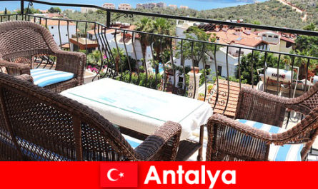 Gastvrijheid in Turkije wordt opnieuw bevestigd door toeristen in Antalya