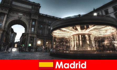 Madrid, bekend om zijn cafés en straatverkopers, is een stedentrip zeker waard