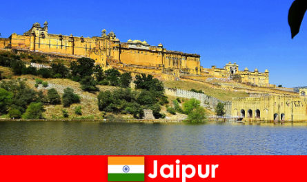 Vreemdelingen in Jaipur houden van de machtige tempels