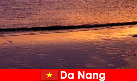 Da Nang is een kuststad in centraal Vietnam en is populair vanwege de zandstranden