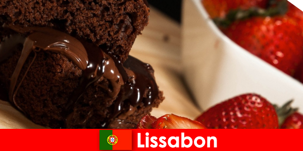 Lissabon in Portugal is een stad voor delicatessen toeristen die van zoete gebakjes en cakes houden