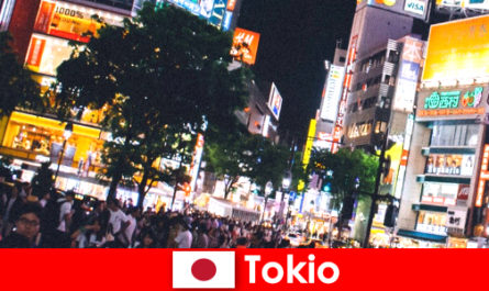 Tokyo is voor vakantiegangers in de flikkerende neonlichtstad het perfecte nachtleven