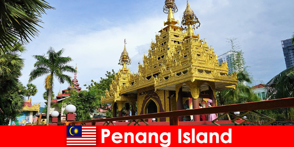 Topervaring voor buitenlandse toeristen in de tempelcomplexen van het eiland Penang