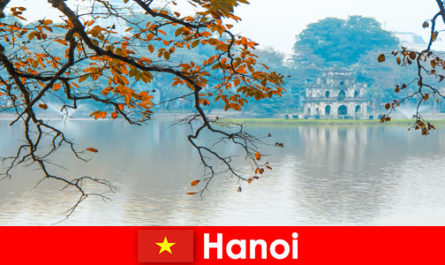 Hanoi Vietnam Jade Mountain Temple en Temple of Literature verrukken toeristen