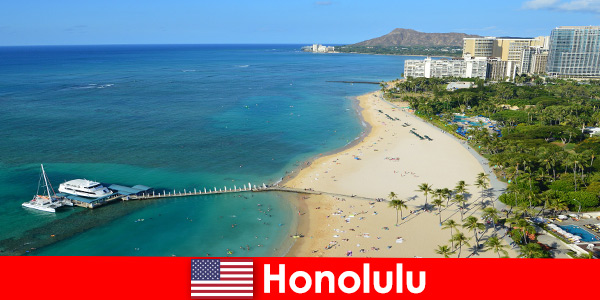 Een typische bestemming voor ontspanningstoeristen aan zee is Honolulu, Verenigde Staten
