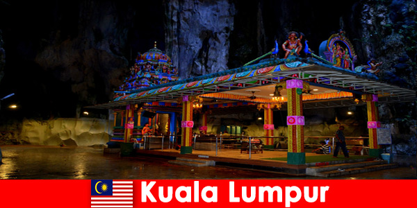 Kuala Lumpur Maleisië geeft reizigers diep inzicht in de oude kalksteengrotten