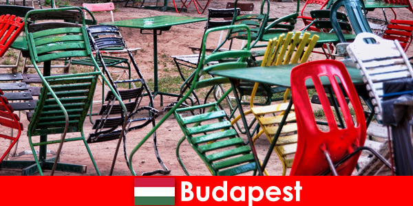 Interessante bistro’s, bars en restaurants wachten op reizigers in het prachtige Boedapest, Hongarije