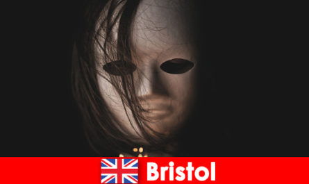 Theatrale ervaringen in Bristol, Engeland door middel van komische muziekdans voor de nieuwsgierige reiziger
