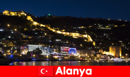 Goedkope vluchten en hotels voor toeristen in het wemelt van Alanya Turkije