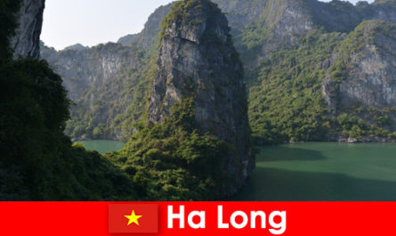 Spannende rondleidingen en speleologie voor vakantiegangers in Ha Long Vietnam