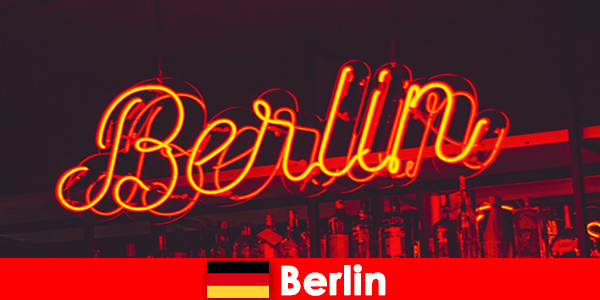 Ervaar escort in Berlijn tijdens een vergadering in een café met topcallgirls