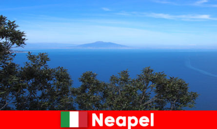 Buitenlanders houden van de levensvreugde en gastvrijheid van Napels, Italië