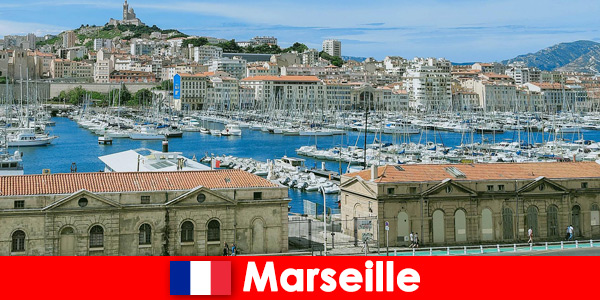 Er zijn aantrekkelijke huisvestingsopties in de haven van Marseille, Frankrijk