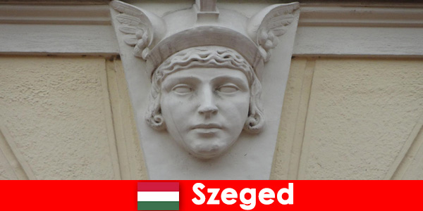 Studenten bieden stadstours aan in Szeged, Hongarije