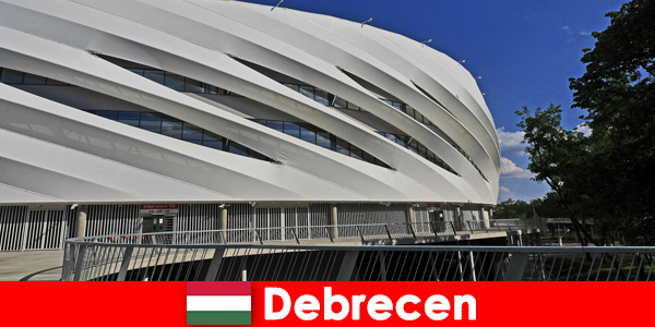 Sierlijke architectuur in Debrecen Hongarije wordt steeds meer bewonderd door toeristen
