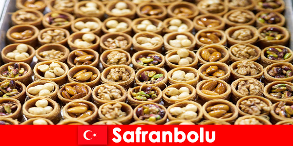 Uitgebreide en verschillende desserts verzoeten de vakantie in Safranbolu Turkije