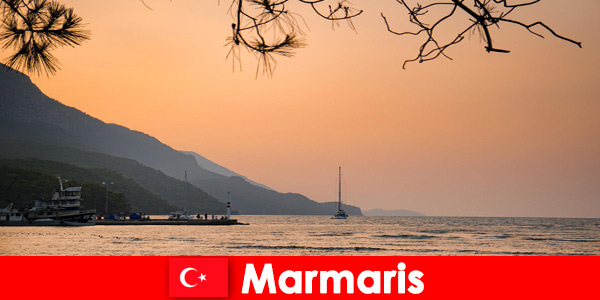 Vind rust en veiligheid aan zee in Marmaris, Turkije