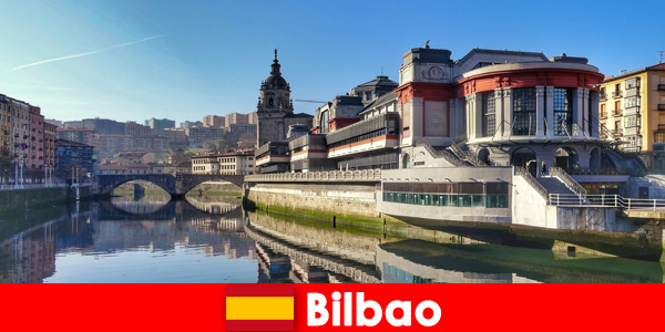 Beveel de boottochten door de stad aan met uitzicht op vele bezienswaardigheden in Bilbao, Spanje