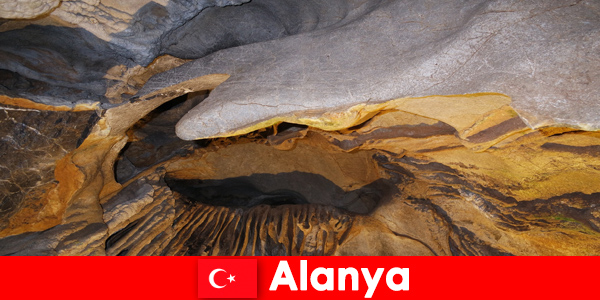 Fantastische grotten en kloven om te bewonderen en te fotograferen in Alanya
