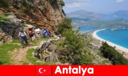 Geniet van natuurwandelingen met groene bossen en prachtige uitzichten in Antalya, Turkije