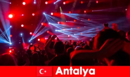 Nachtleven in Antalya Bereid je voor om te feesten en ontdek de beste plekken