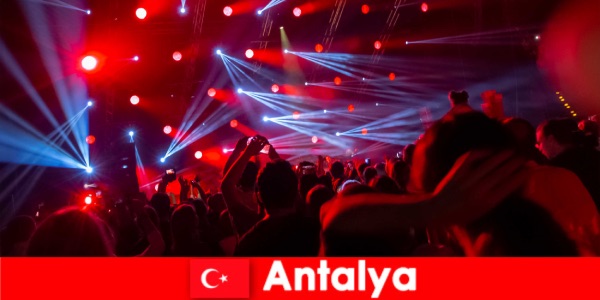 Nachtleven in Antalya Bereid je voor om te feesten en ontdek de beste plekken